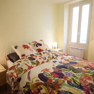 https://pairoliere-spacious-flat-old-nice-massena-terrace.fr-provencehotel.com